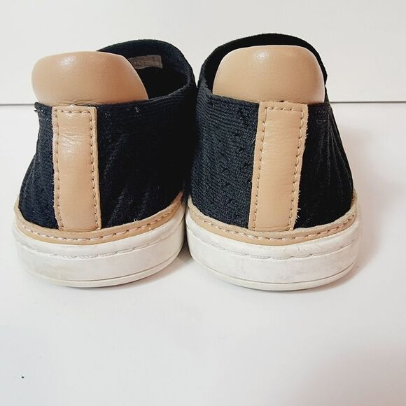 UGG Black Knit Sammy Chevron Slip On Comfort Flats Size 7 - Picture 4 of 10